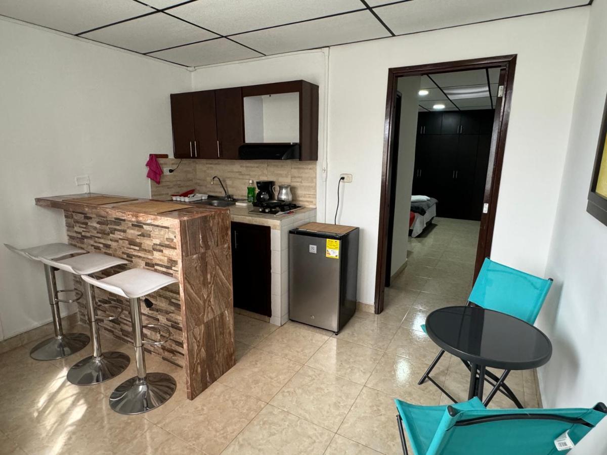Acogedor Apartaestudio Ubicado En La Zona Rosa De Pereira Appartement Buitenkant foto