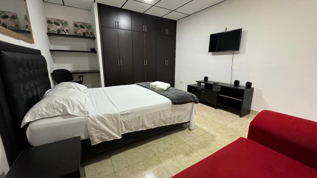Acogedor Apartaestudio Ubicado En La Zona Rosa De Pereira Appartement Buitenkant foto