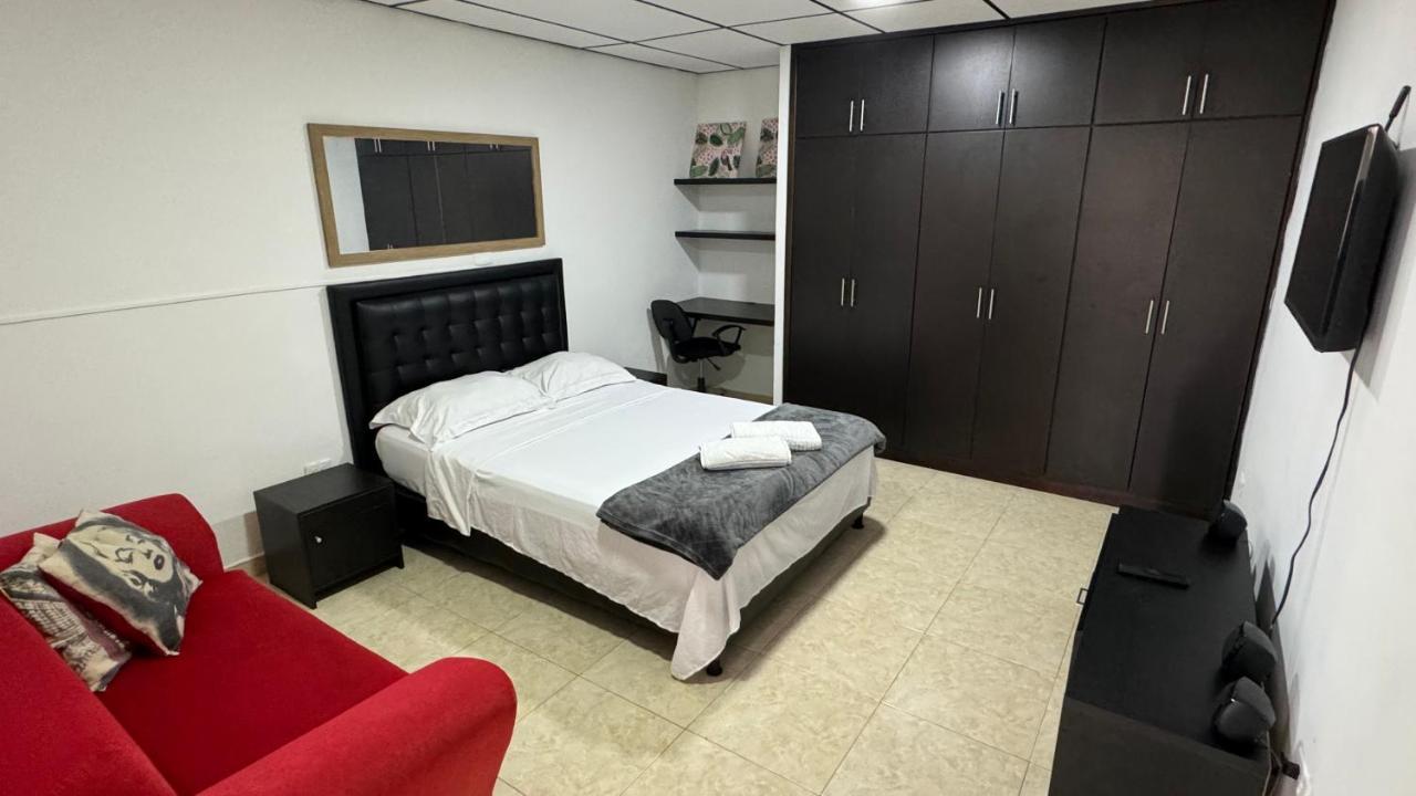 Acogedor Apartaestudio Ubicado En La Zona Rosa De Pereira Appartement Buitenkant foto